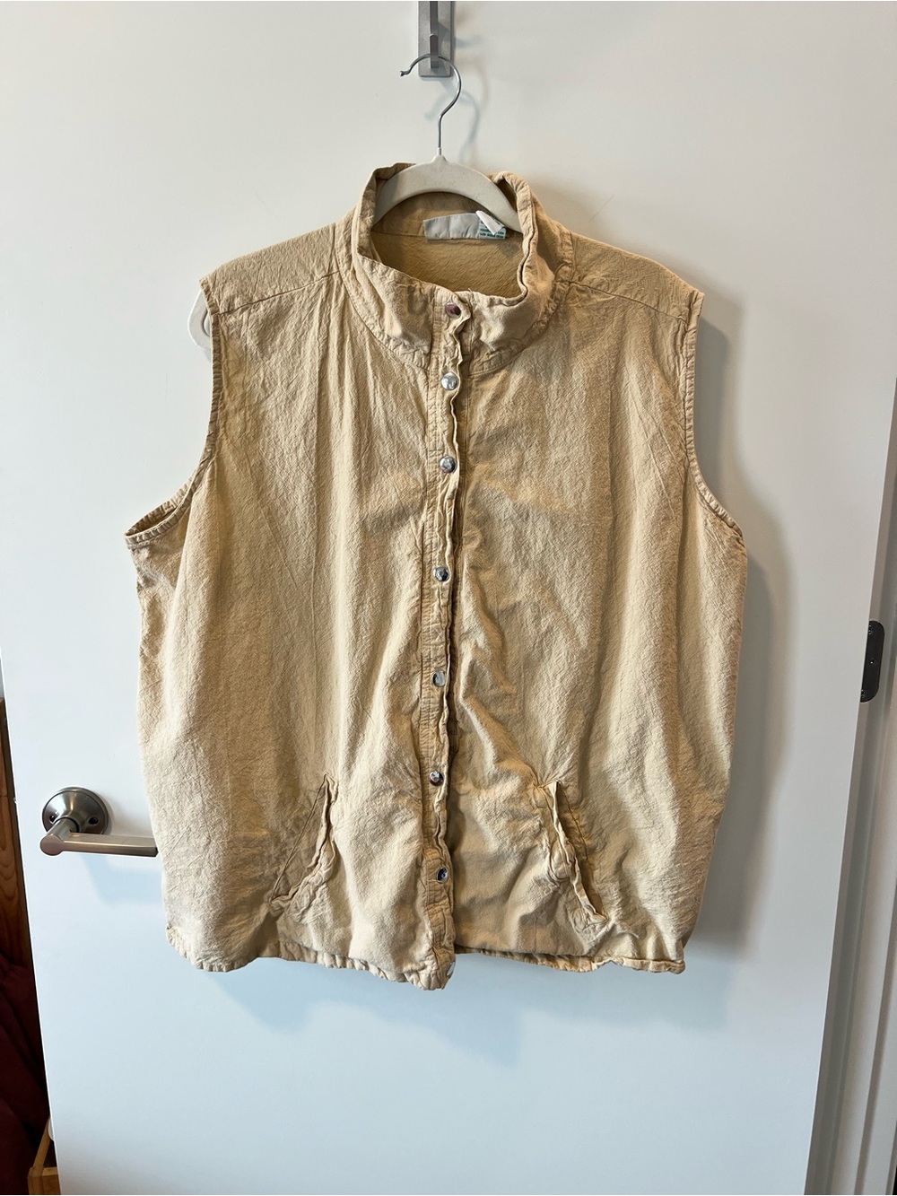 Women's Sleeveless Button-Up Vest in Light Beige